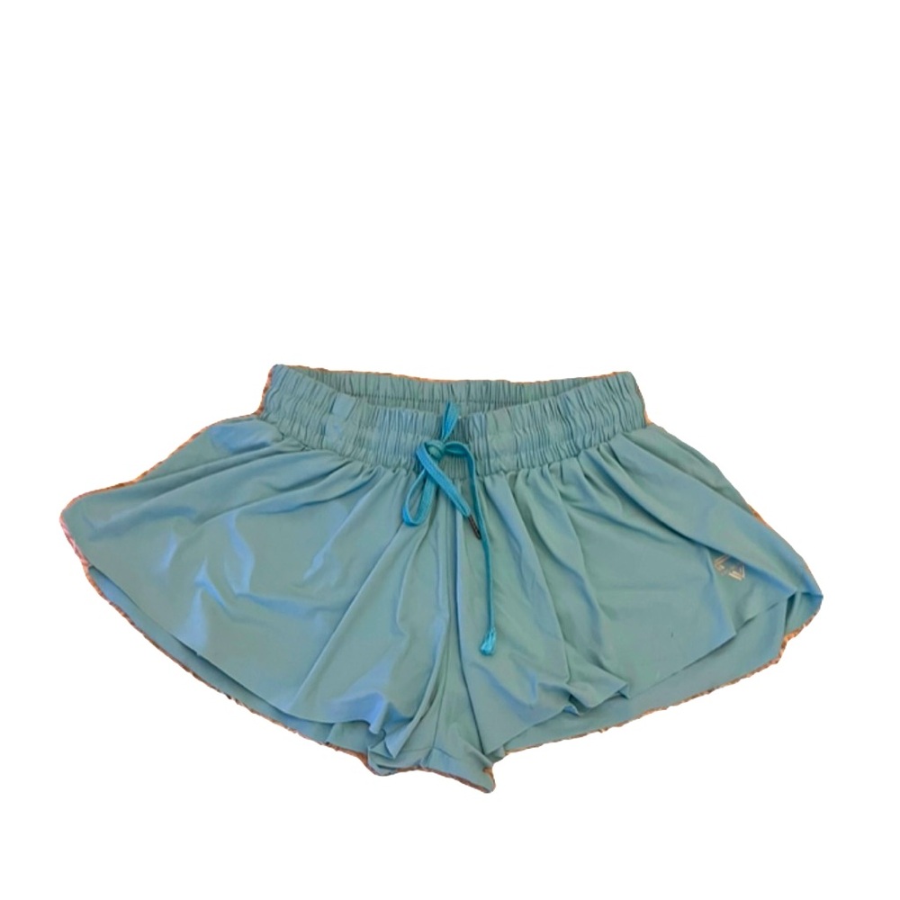 blue active flowy shorts.